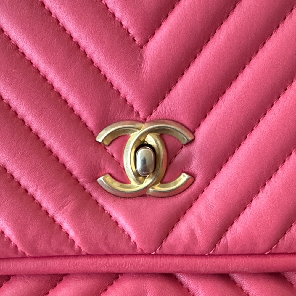 CHANEL Lambskin Chevron Crossbody Bag - Picture 3 of 13